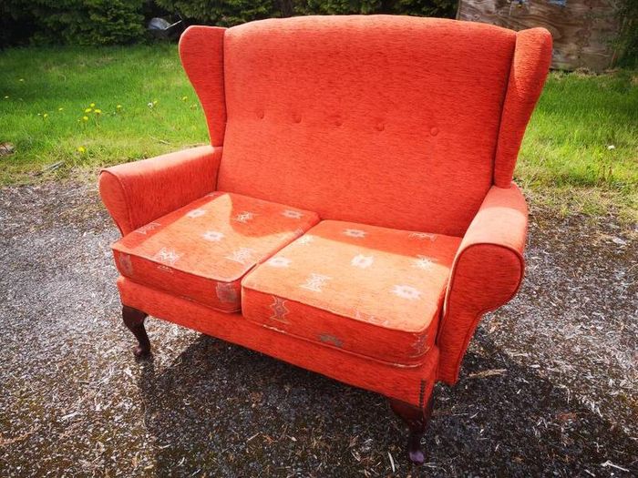 2 seater Queen Anne