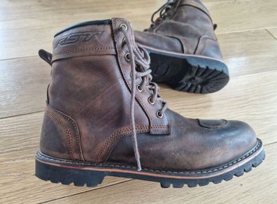 RST old style looking boots