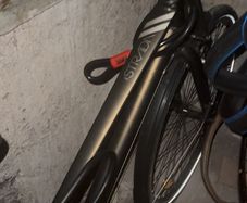 Raleigh Strada 8-Speed Hybrid Bike