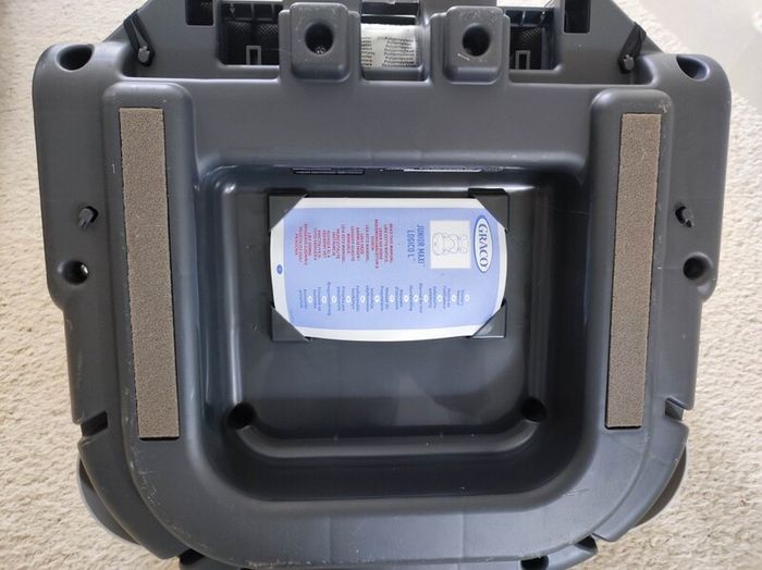 Graco car/booster seat with removable back