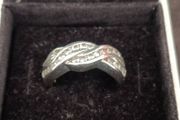 925 silver ring with lovely cubic zirconia stones