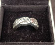 925 silver ring with lovely cubic zirconia stones