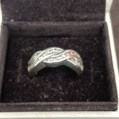 925 silver ring with lovely cubic zirconia stones