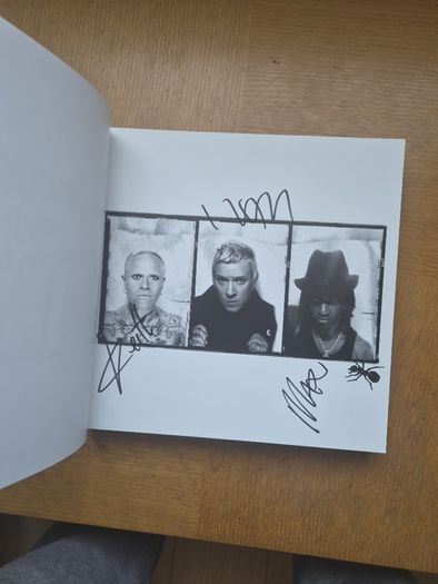Prodigy "Invaders Must Die" book. Limited, numbered, signed.