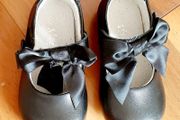 BNWT Baby Girl Occasional Pumps - size UK 4/ EUR 20