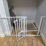 Baby gate with pet door Image 4