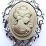 Vintage Cameo Brooch Image 7