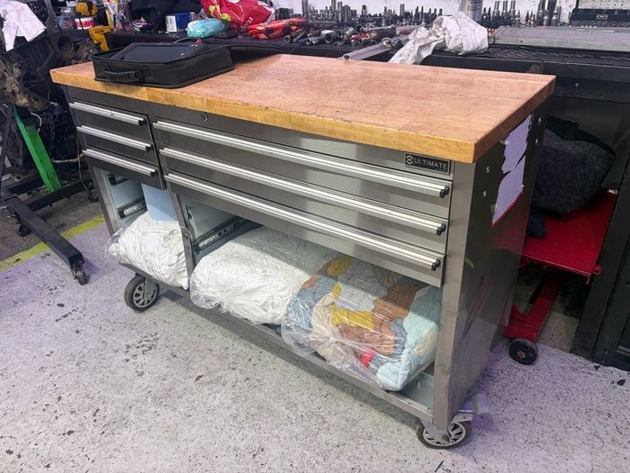 Tool trolley damaged