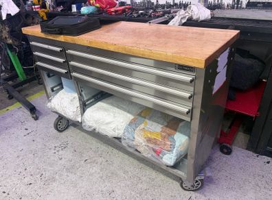 Tool trolley damaged