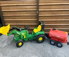 Ride on tractor and slurry tank
