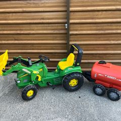 Ride on tractor and slurry tank