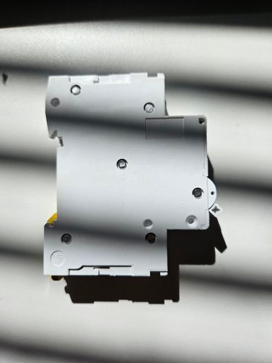 R9F02163 Schneider  63A Type B MCB (Miniature Circuit Breaker)