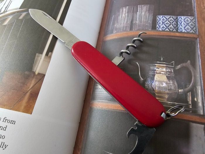 Vintage Victorinox 1980s Swiss Army Knife 84mm Collectable