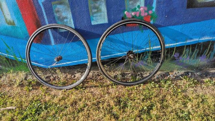Fixie bike wheel set, lightweight.