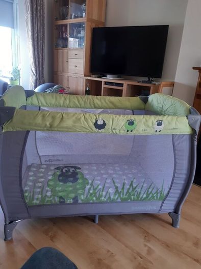 Travel cot