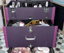 Nail case and nail stuff