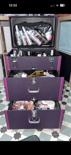 Nail case and nail stuff