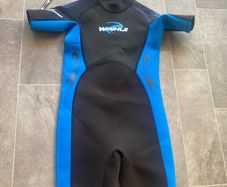 wetsuit shortie age 11-12 years