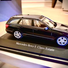Mercedes TOY E-class model 1:43