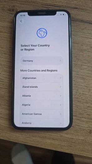 Apple iPhone 11 Pro 64GB Space Grey (Unlocked) Excellent Condition + Box + 2 Cases