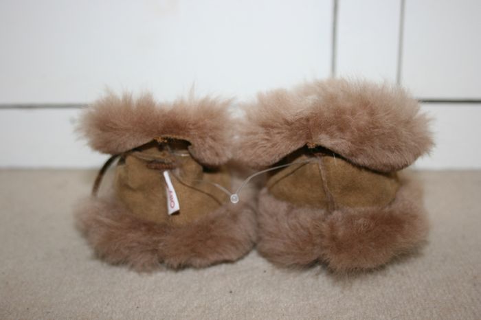 Olly B's Brown Sheepskin and Fur Baby Booties - New