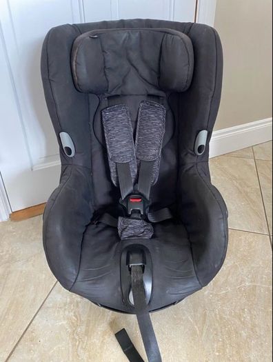 Maxi cosi axis car seat 9months - 4 years 9-18kg