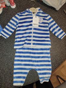 Cosy fleece Baby tracksuit BNWT 0-3mths