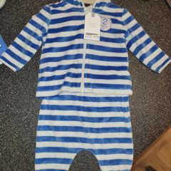 Cosy fleece Baby tracksuit BNWT 0-3mths