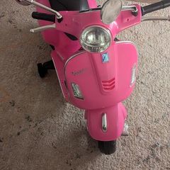 kids  pink vespa bike