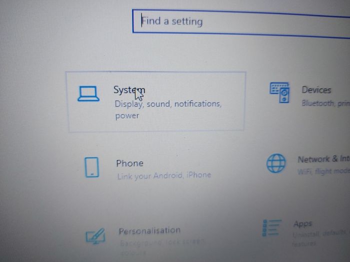 HP 15.6 inch Laptop Model 15-bw066sa, 4GB Ram, 1 Terrabyte HDD, Windows 10 Home, AMD A6-9220 Radeon R4, 5 Compute Cores 2C+3G 2.5GHz