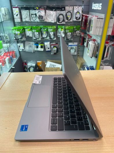 Dell Latitude 5320 13.3" 2 In 1