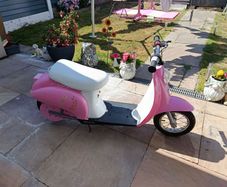 Razor Kids Pocket Mod Capri  Moped Pink