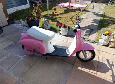 Razor Kids Pocket Mod Capri  Moped Pink ,New Batteries Fitted
