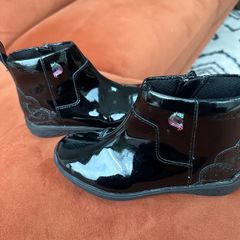 Kids boots