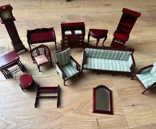 Quality Dolls House Mahogany Furniture Set 12 pieces