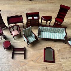 Quality Dolls House Mahogany Furniture Set 12 pieces
