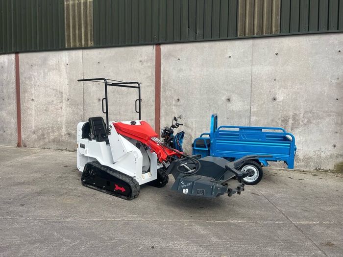 Mach pro mini skid steer