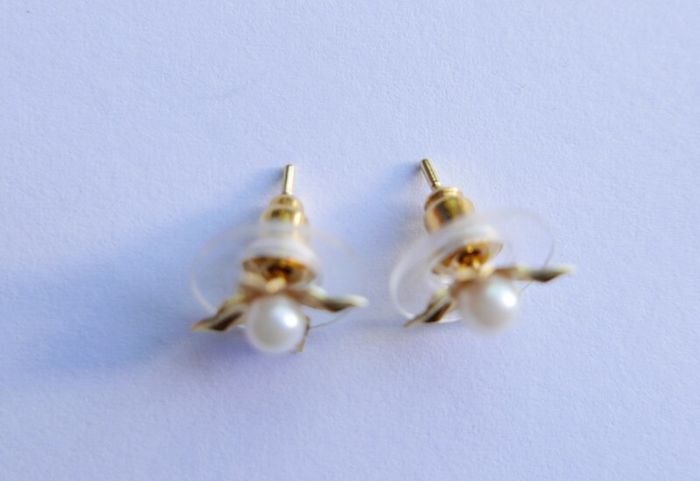 Vintage Solid 9ct Yellow Gold 375 Pearl Stud Earrings, Flower Style 0,9g