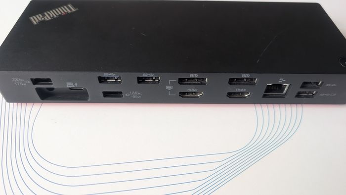 Lenovo ThinkPad Thunderbolt 3 Dock Gen 2 (Type 40AN) + 90W Charger
