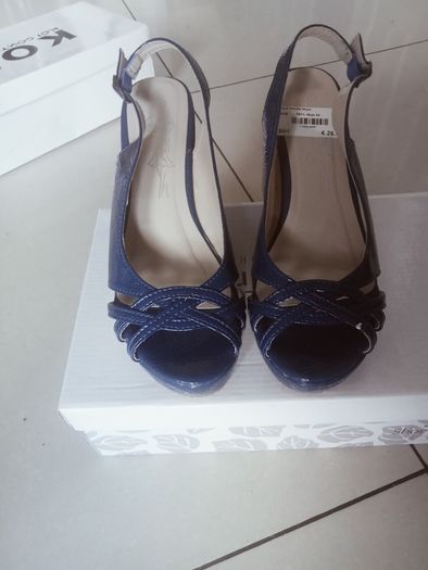 Size 4 wedge shoes 3 pairs for 25 euro