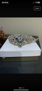 Sparkling diamond headpiece