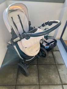 Uberchild set of 2: Pram and Car Seat