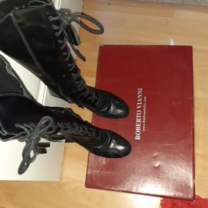 Ladies boots