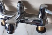 Bath mixer taps
