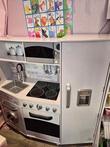 Kidcraft play kitchen
