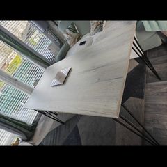 Dining room table
