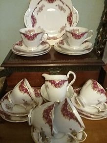 Royal Tara 21 Piece China Teaset