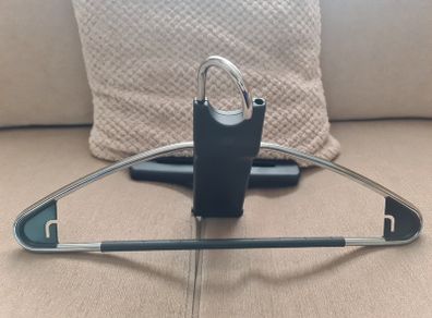 Brand New Genuine Hyundai Hanger