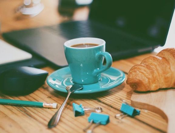French tutor available for 1 to 1 lessons online ; all levels welcome