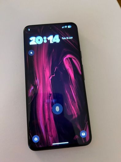 Google Pixel 8 128GB - Immaculate - Box, Cable, OtterBox + Extra Case